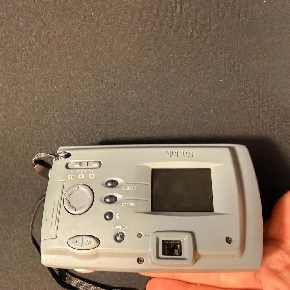 Kodak EasyShare DX3215 Zoom Digital Camera with Case and Accessories UNTESTED